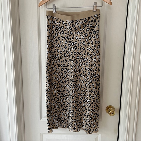 NWOT Satin Maxi Skirt Leopard/Cheetah Print - Picture 5 of 8